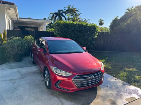Used 2018 Hyundai Elantra Limited image 1