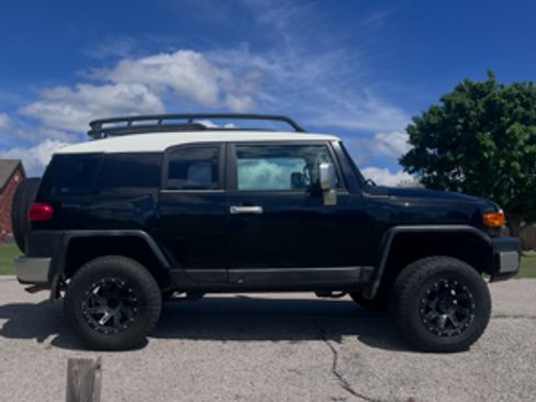 Used 2007 Toyota FJ Cruiser 4WD image 1
