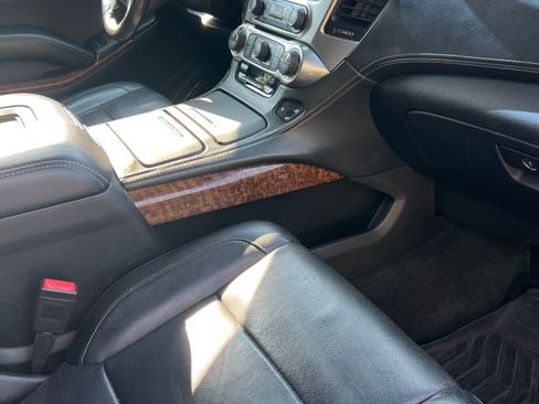 Used 2016 Chevrolet Suburban LTZ image 9