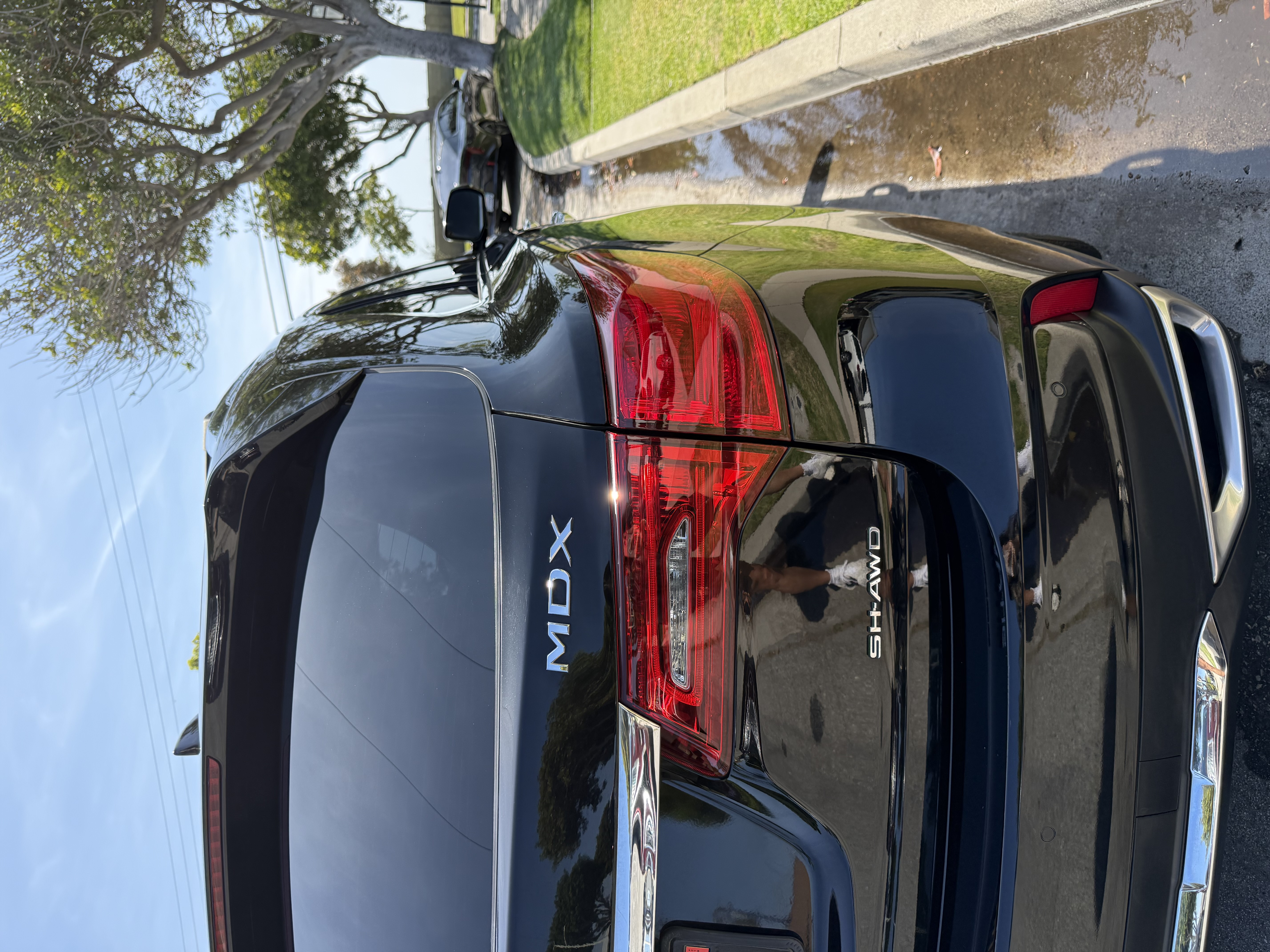 Used 2017 Acura MDX w/ Advance Package AWD/4WD image 12