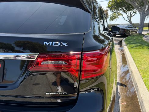 Used 2017 Acura MDX SH-AWD w/ Advance Package image 12