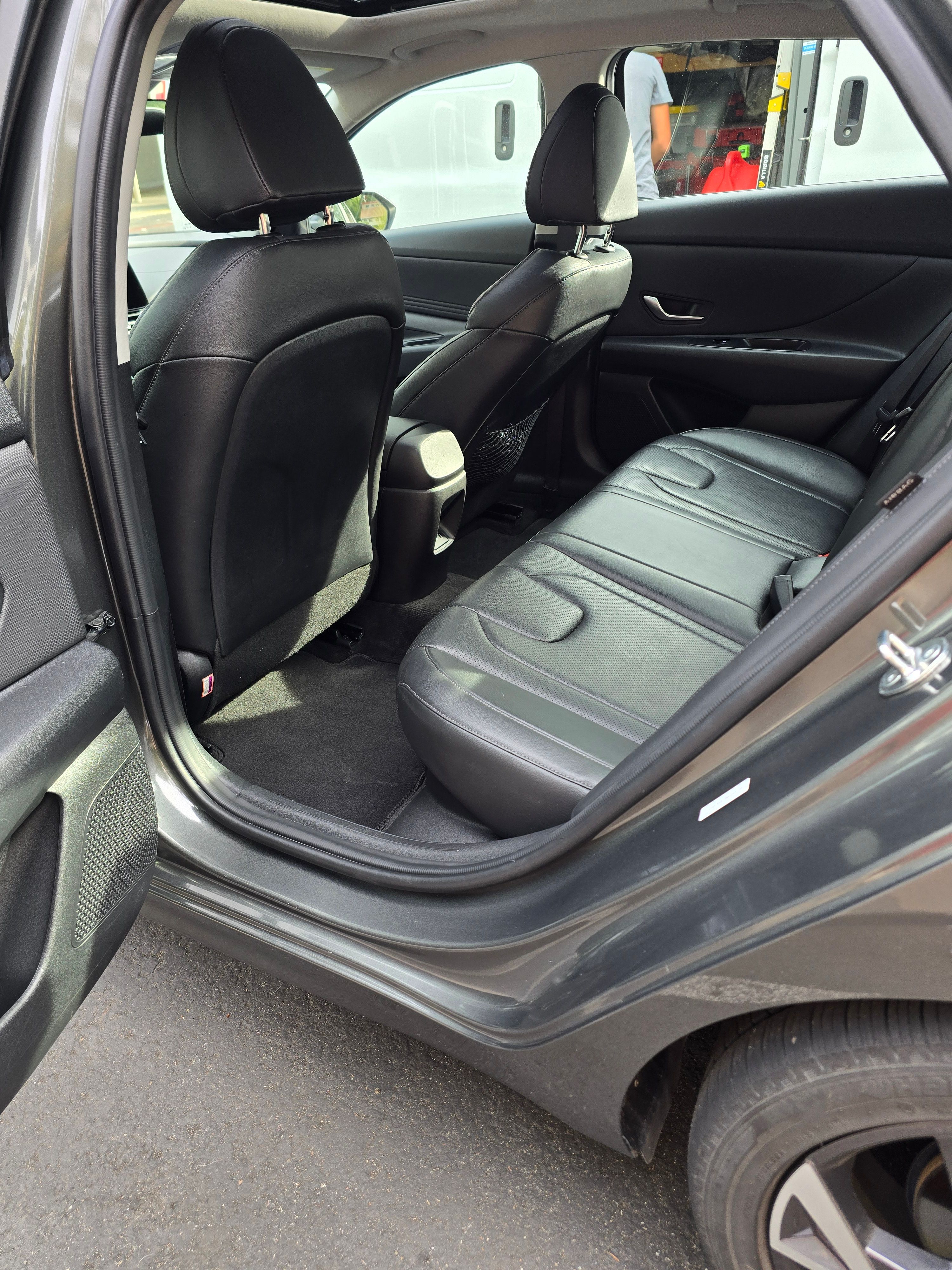 Used 2024 Hyundai Elantra Limited FWD image 18