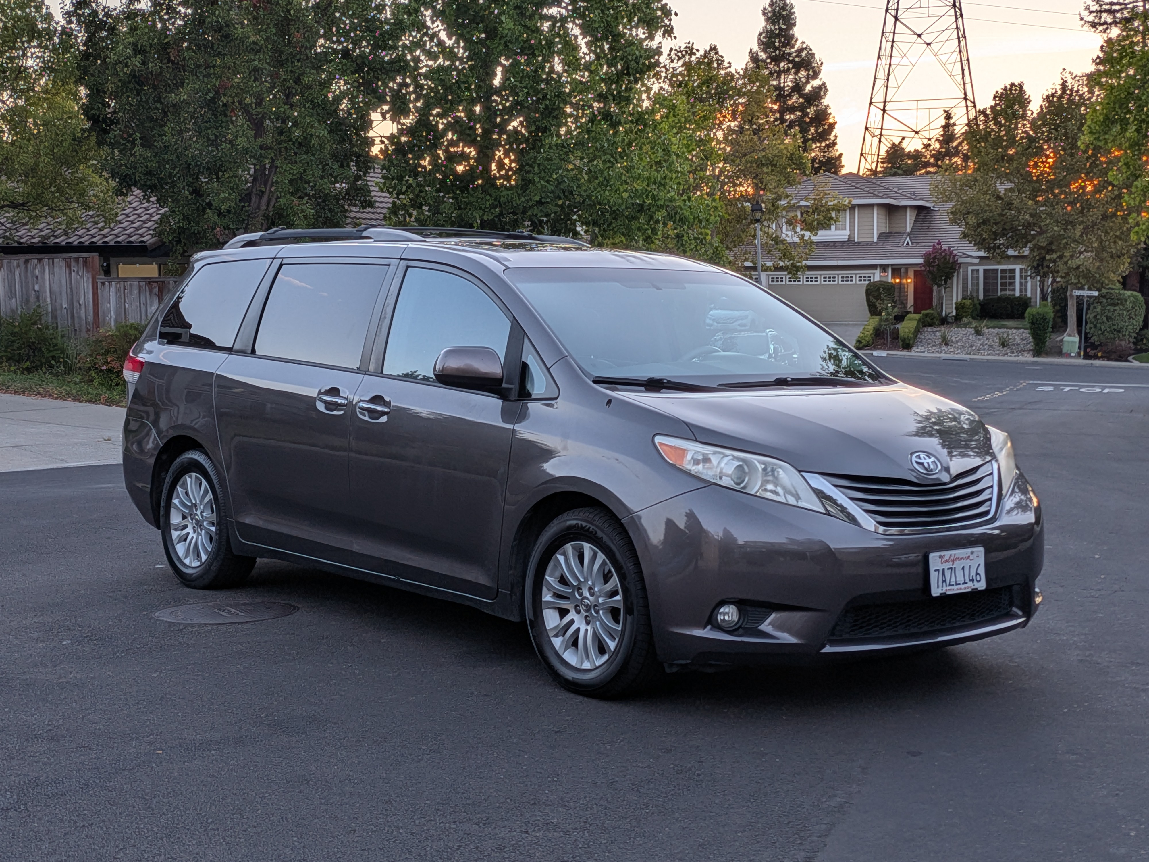 Used 2013 Toyota Sienna XLE FWD image 12
