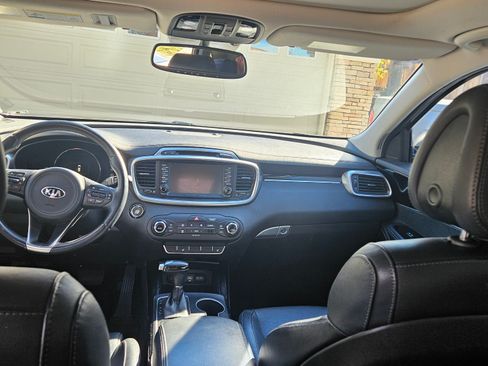 Used 2016 Kia Sorento SX image 15