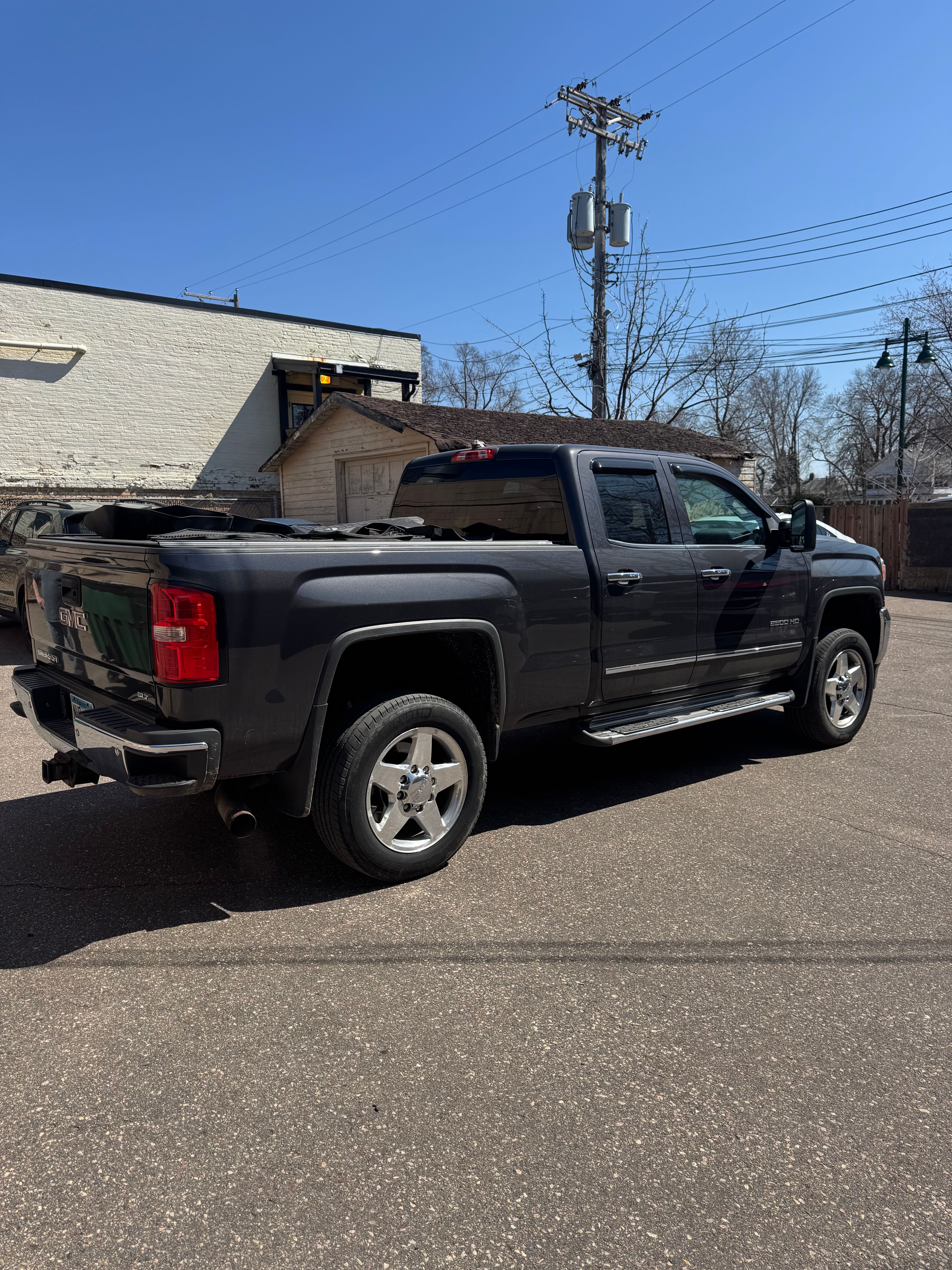 Used 2015 GMC Sierra 2500 SLT w/ SLT Preferred Package AWD/4WD image 5