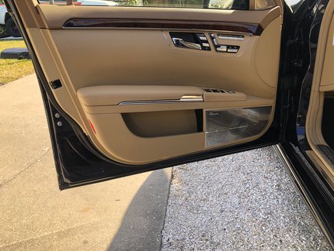 Used 2010 Mercedes-Benz S 550 image 4