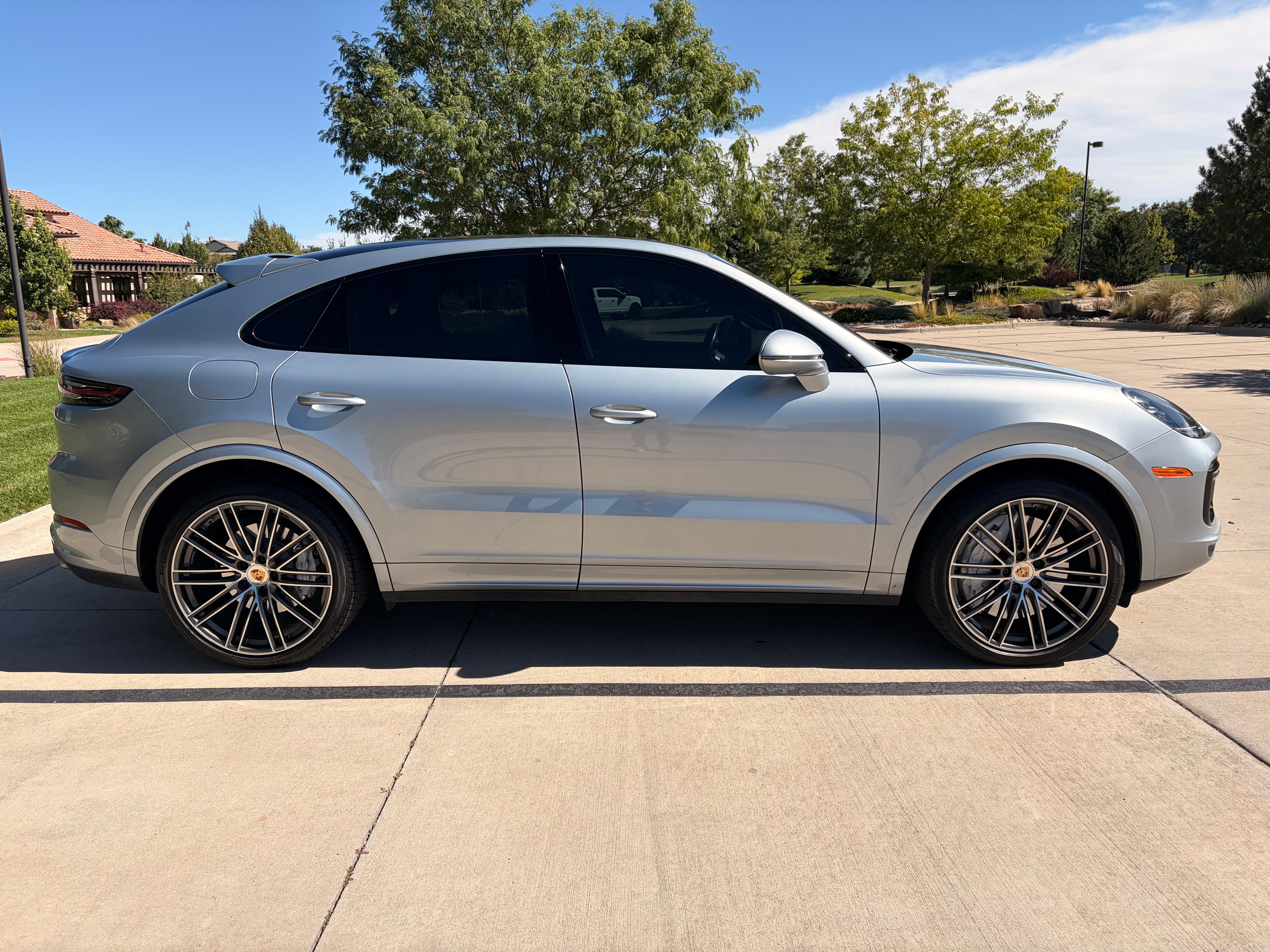 Used 2020 Porsche Cayenne Turbo AWD/4WD image 6