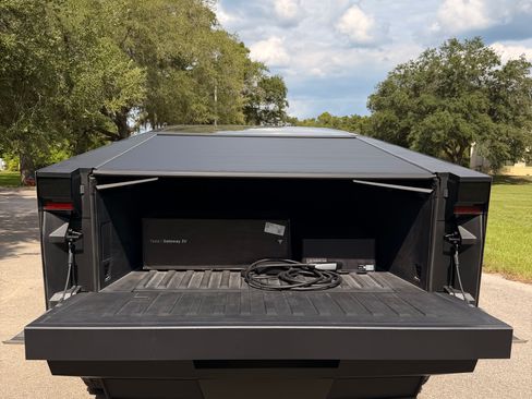 Used 2024 Tesla Cybertruck AWD Crew Cab image 14