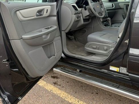 Used 2014 Chevrolet Traverse LS w/ LPO, 'HIT The Road' Package AWD/4WD image 5
