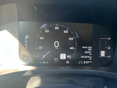 Used 2019 Volvo XC60 T5 Momentum w/ Premium Package image 15