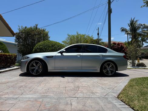 Used 2016 BMW M5 image 1