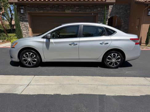 Used 2015 Nissan Sentra SV image 1