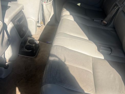 Used 2008 Chevrolet Suburban LT image 12