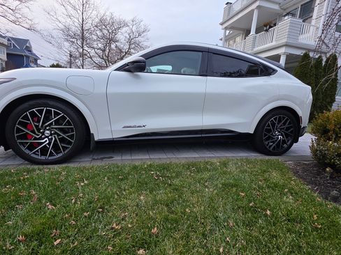 Used 2023 Ford Mustang Mach-E GT image 5