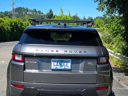 Used 2018 Land Rover Range Rover Evoque Landmark Edition image 4