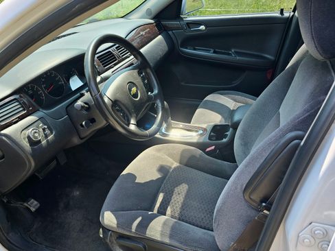 Used 2012 Chevrolet Impala LT w/ LT Sunroof Package FWD image 10
