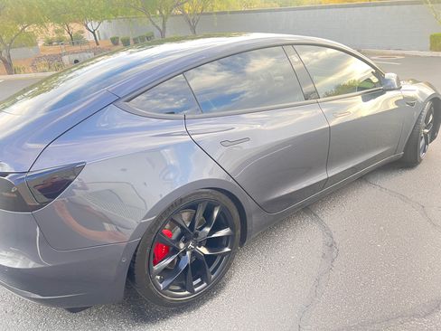 Used 2022 Tesla Model 3 Performance image 2