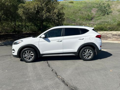 Used 2018 Hyundai Tucson SEL Plus w/ Cargo Package image 4