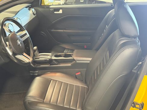 Used 2006 Ford Mustang Premium image 8