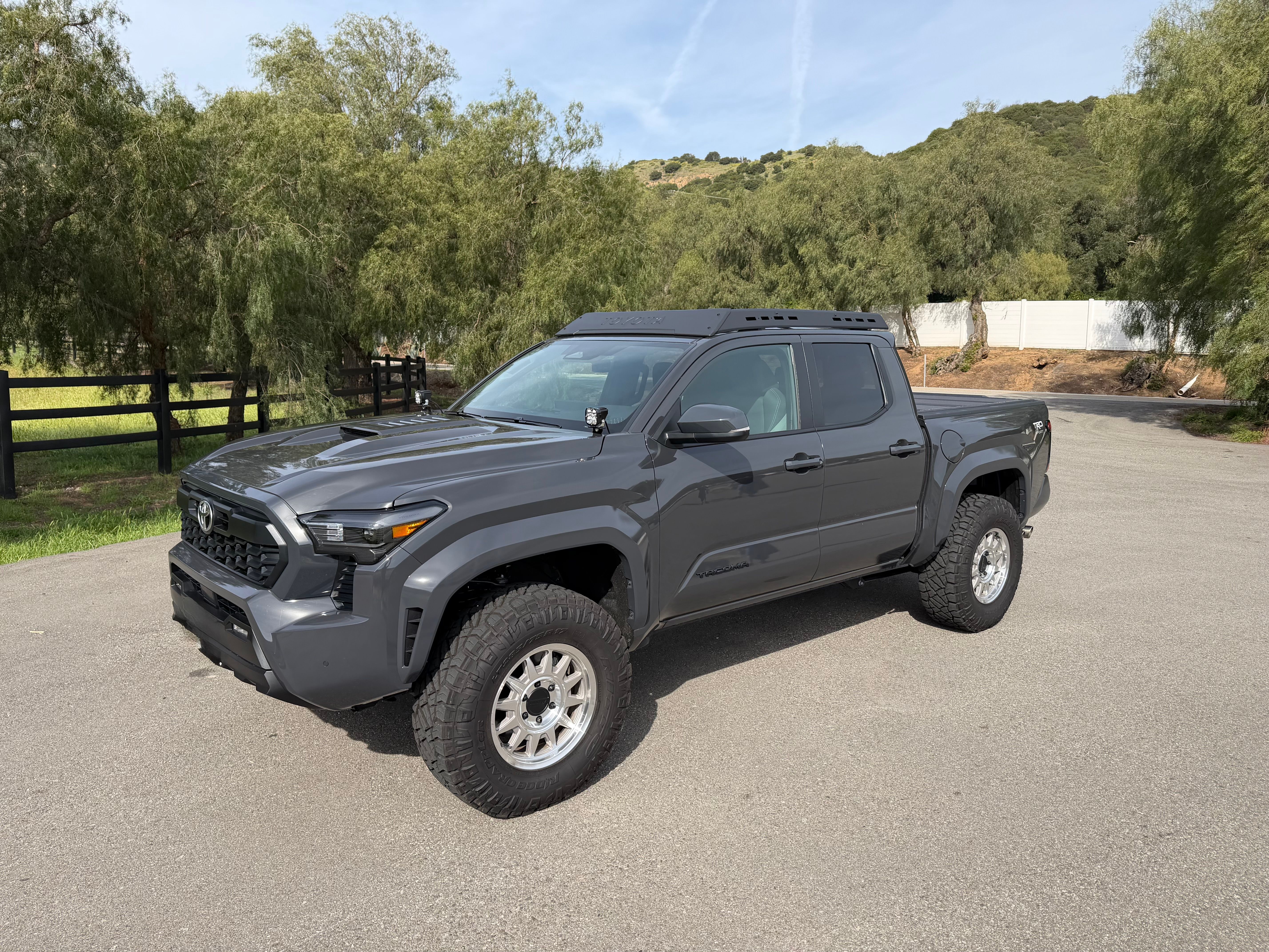Used 2024 Toyota Tacoma TRD Sport w/ TRD Sport Upgrade Package AWD/4WD image 2