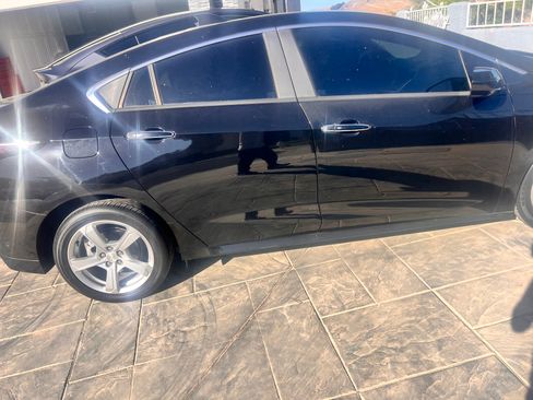 Used 2017 Chevrolet Volt LT image 18