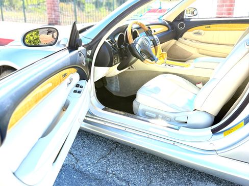 Used 2002 Lexus SC 430 Convertible image 5