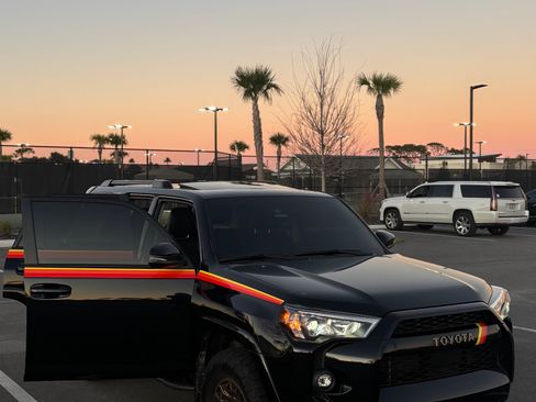 Used 2023 Toyota 4Runner 40th Anniversary SE image 14