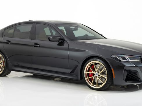 Used 2023 BMW M550i xDrive w/ Executive Package image 6