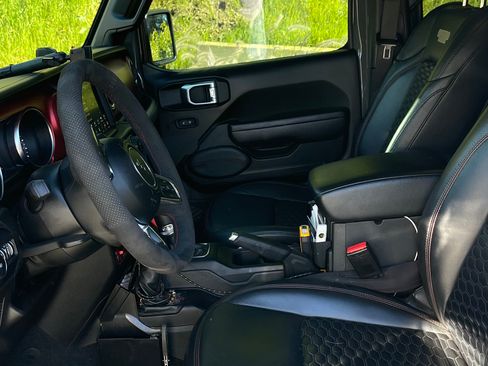 Used 2022 Jeep Wrangler Unlimited Rubicon w/ Xtreme Recon 35" Tire Package image 16