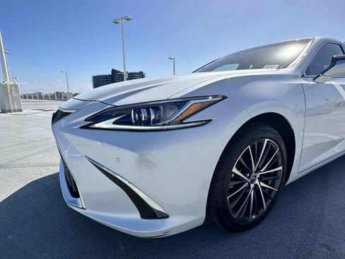 Used 2025 Lexus ES 300h w/ Premium Package image 1
