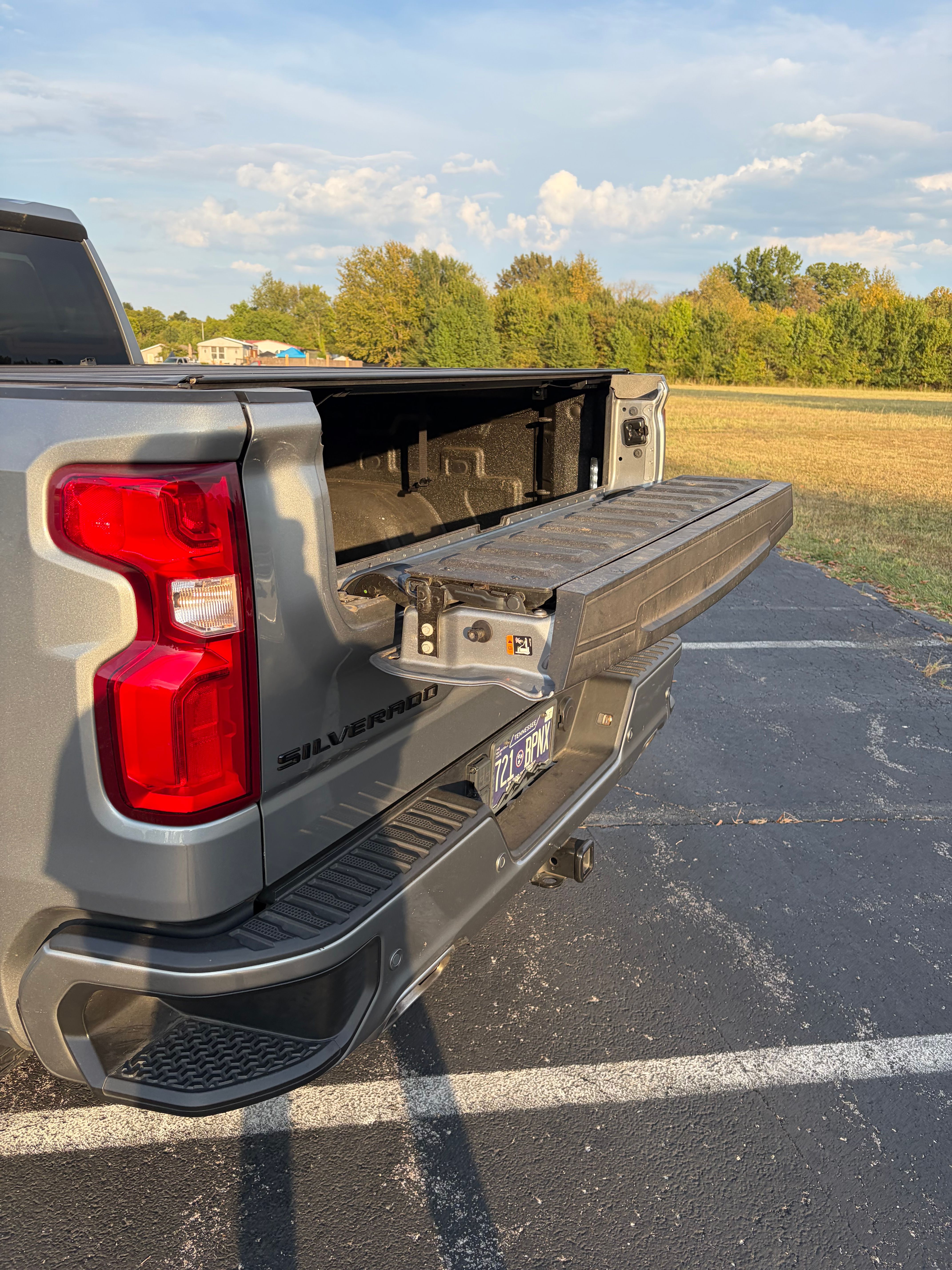 Used 2024 Chevrolet Silverado 1500 High Country w/ High Country Premium Package AWD/4WD image 9