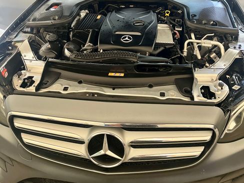 Used 2017 Mercedes-Benz E 300 4MATIC image 10