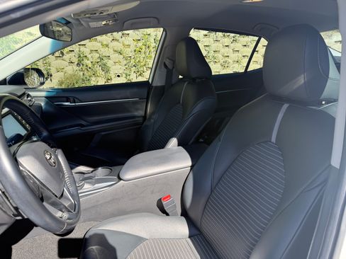 Used 2019 Toyota Camry SE image 12