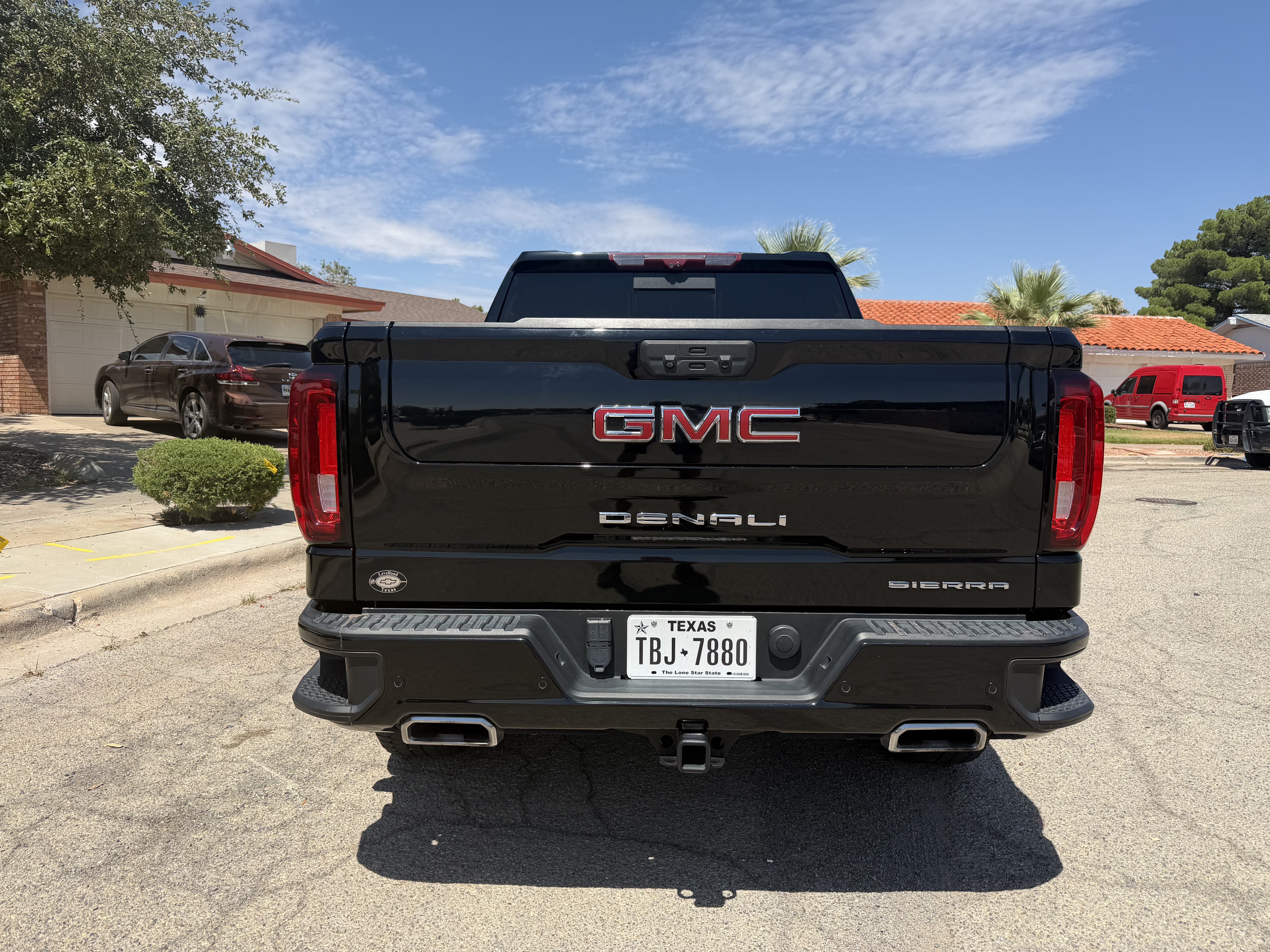 Used 2023 GMC Sierra 1500 Denali w/ Technology Package AWD/4WD image 8