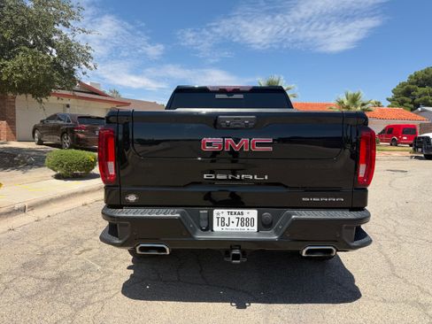 Used 2023 GMC Sierra 1500 Denali w/ Technology Package AWD/4WD image 8