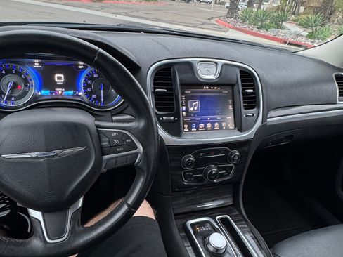 Used 2015 Chrysler 300 Limited RWD image 14