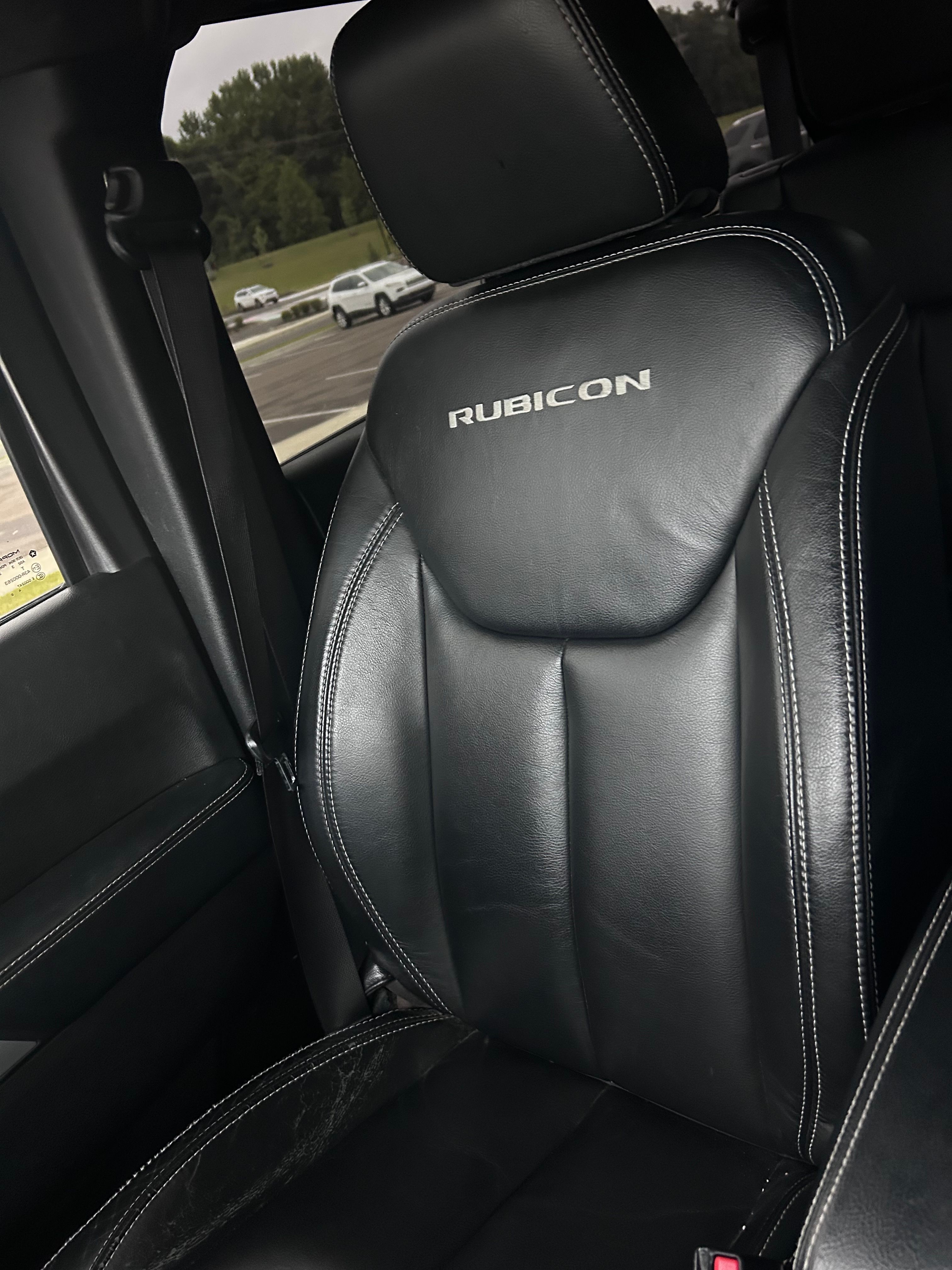 Used 2014 Jeep Wrangler Unlimited Rubicon AWD/4WD image 13