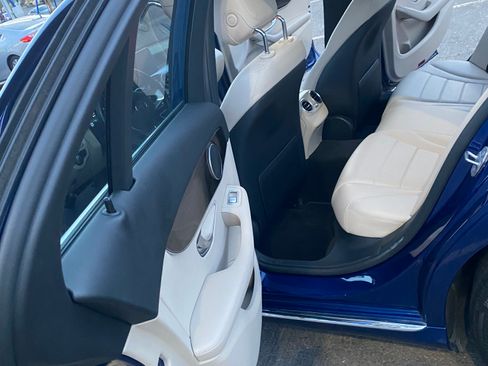 Used 2018 Mercedes-Benz C 300 Sedan image 6