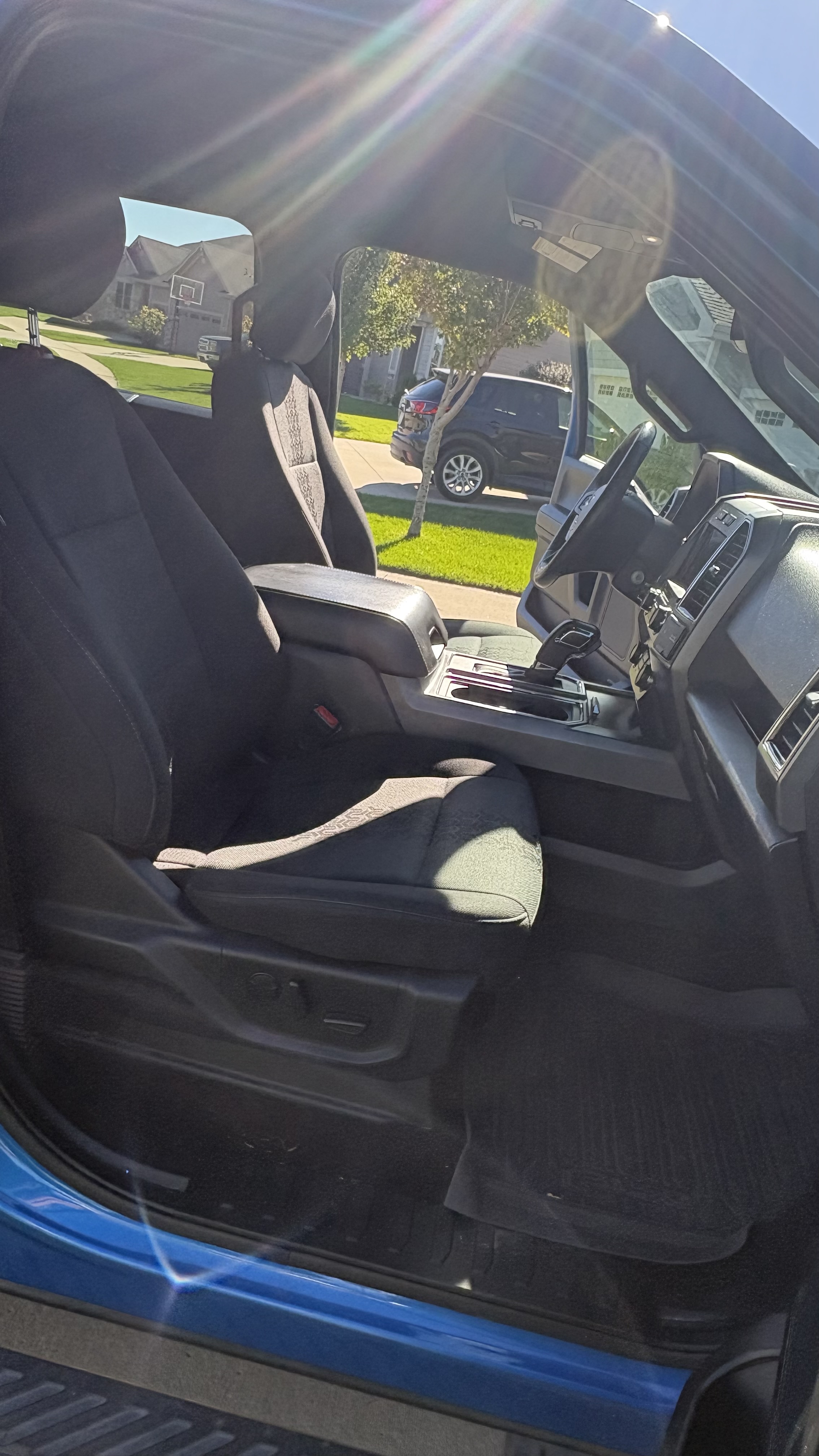 Used 2020 Ford F150 XLT w/ Equipment Group 302A Luxury AWD/4WD image 9