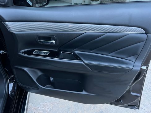 Used 2020 Mitsubishi Outlander GT image 13