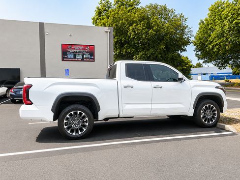 Used 2022 Toyota Tundra Limited AWD/4WD image 1