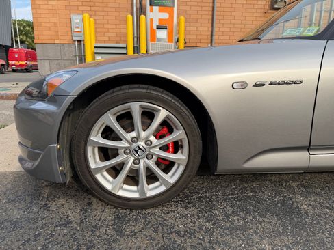Used 2004 Honda S2000 image 11