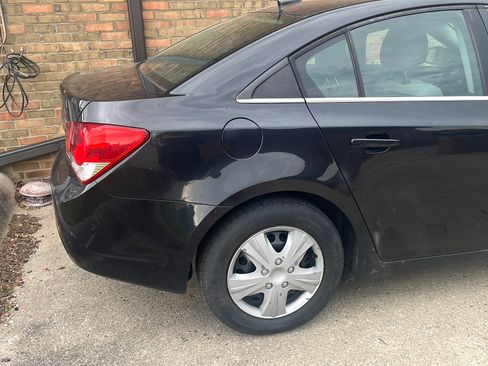 Used 2012 Chevrolet Cruze LS w/ Connectivity Package FWD image 6