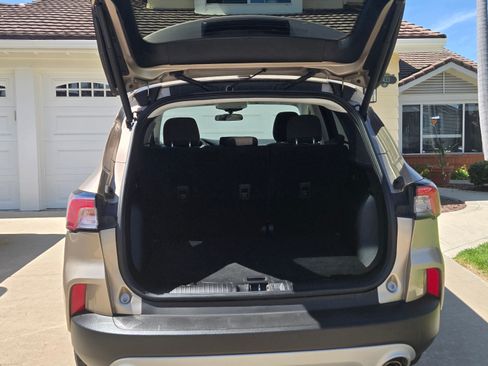 Used 2021 Ford Escape SE w/ Convenience Package image 6