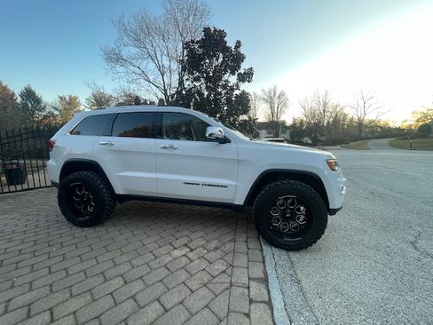 Used 2021 Jeep Grand Cherokee Limited image 19
