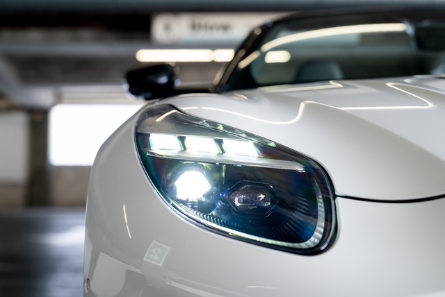 Used 2025 Aston Martin DB12 Convertible RWD image 12