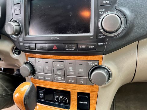 Used 2009 Toyota Highlander Limited image 19