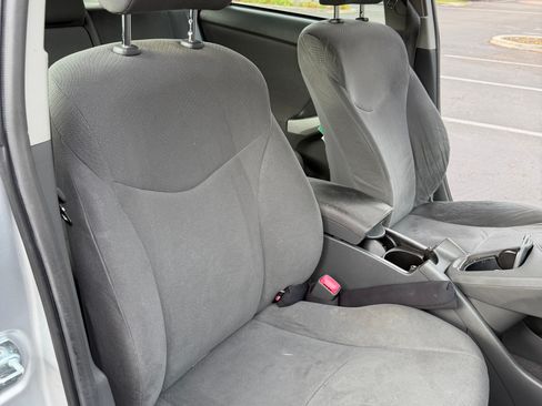 Used 2010 Toyota Prius Three image 16