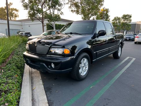 Used 2002 Lincoln Blackwood image 1