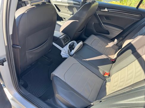 Used 2015 Volkswagen Golf TDI SEL image 10